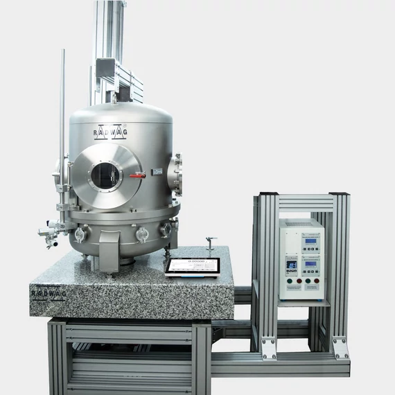 AVK 1000.5Y Automatic Vacuum Mass Comparator equipped with pumps
